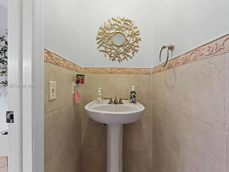 14012 SW 38th Ter — Photo 37
