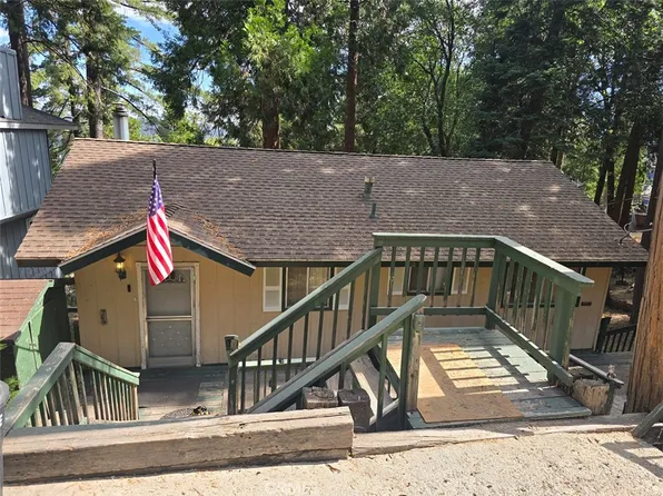 981 Lausanne Dr, Crestline, CA 92325
