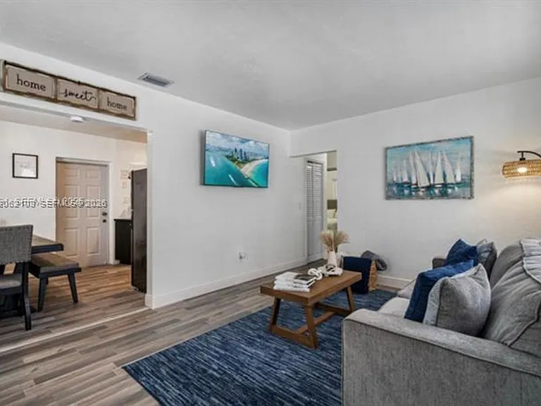 1021 NW 37th Ave #1021 — Photo 4