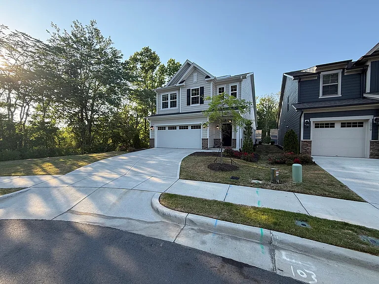 1112 Greatland Rd — Photo 2