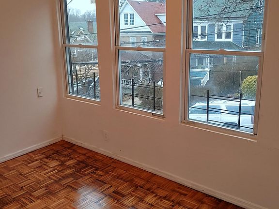 4th image of 118 Scribner Ave #2