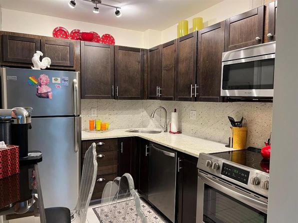 1950 N Andrews Ave APT 103D