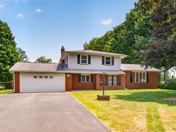 38 Mascot Dr, Rochester, NY 14626