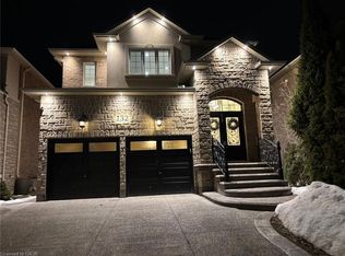 132 Grandell Dr, Hamilton, ON L9K0H7