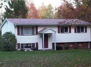 2 Amasa Rd, Greenville, PA 16125