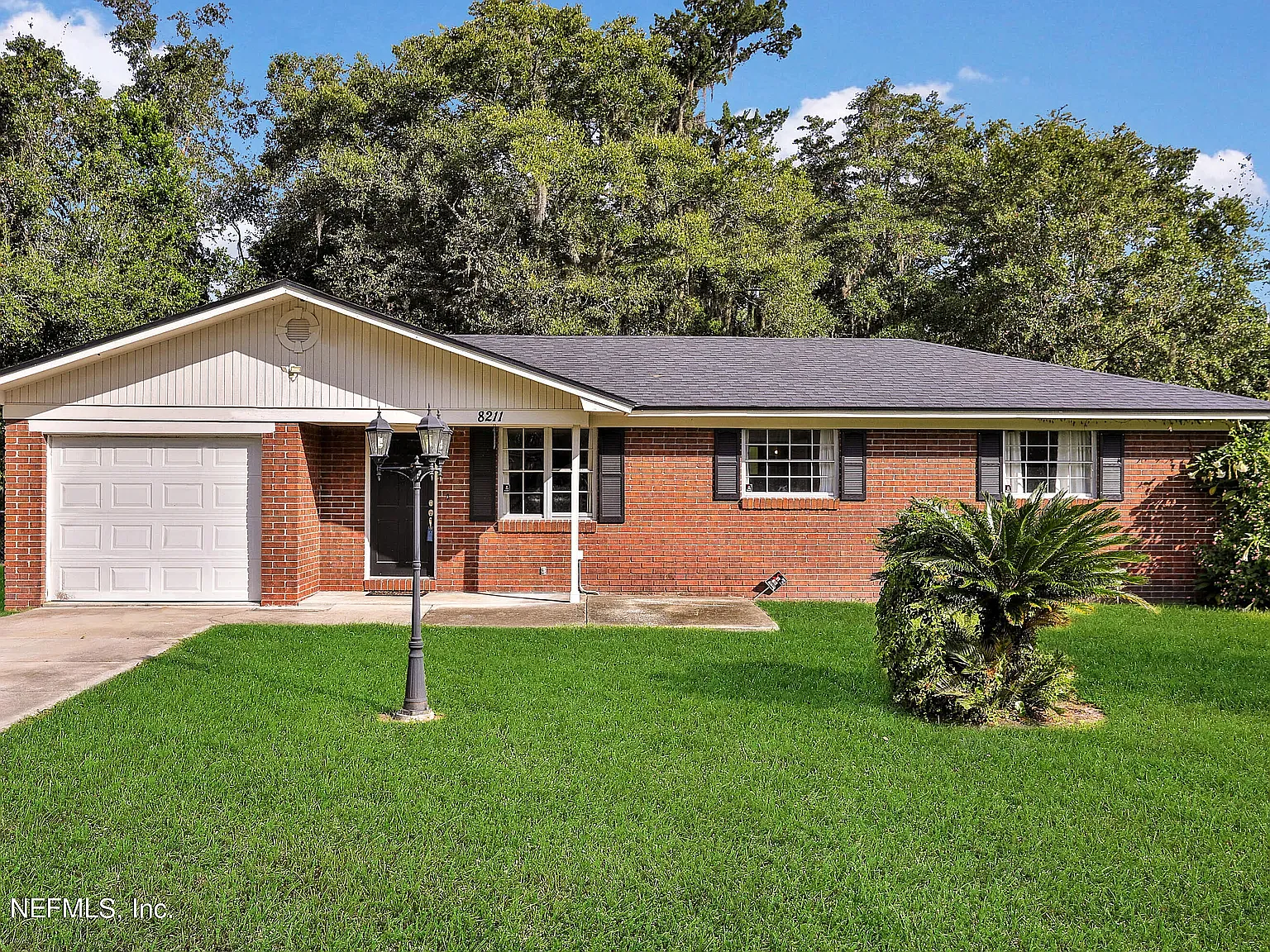 3 bed, 1188 sqft, $2,100 — Photo 1