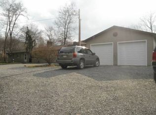 200 Carey Ln, Cranberry, PA 16319