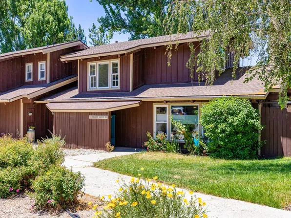 93 Meadow Lakes Dr, Tehachapi, CA 93561