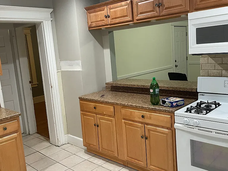 155 Oak St #2 — Photo 3