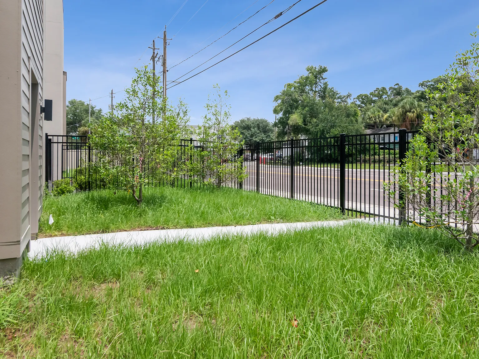 2 bed, 2.5 bath, 1229 sqft, $3,250 — Photo 2