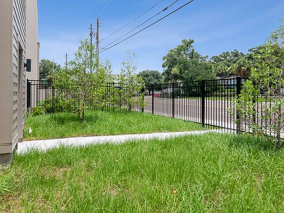 2nd image of 6800 N Nebraska Ave #9