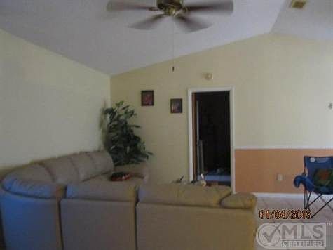5th image of 732 SE Lansdowne Ave