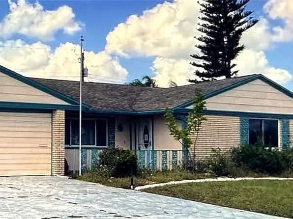 1202 Desert Hills Dr, Sun City Center, FL 33573