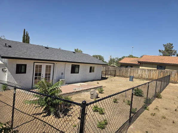 12104 E Avenue V10, Pearblossom, CA 93553