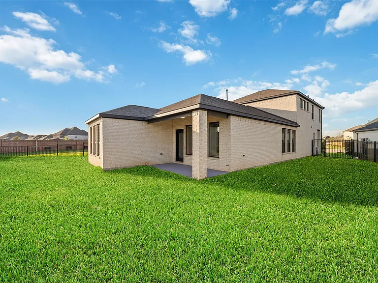 720 Lake Lacosta Dr — Photo 33