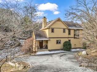 105 Tryon Bay Cir, Lake Lure, NC 28746