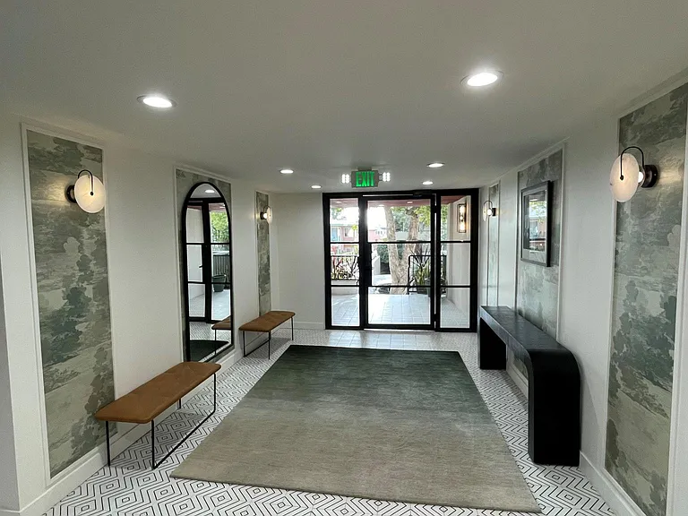 San Pasqual Apartments — Photo 31