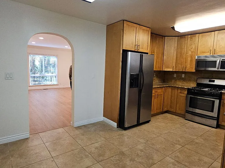 451 S Doheny Dr #451 — Photo 7