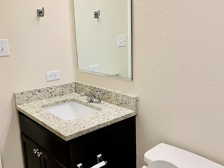 808 Fallbrook Dr — Photo 25