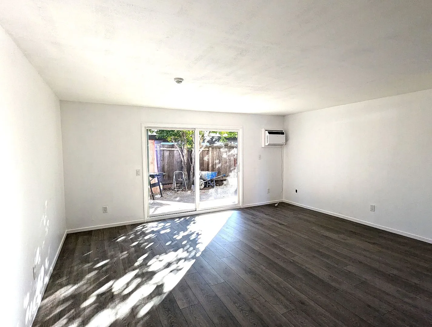 1595 Herbert St — Photo 2