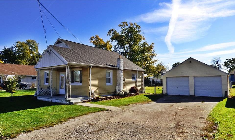 1st image of 816 Woodlawn Ave