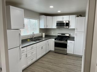 325 17th St #B, Lakeport, CA 95453