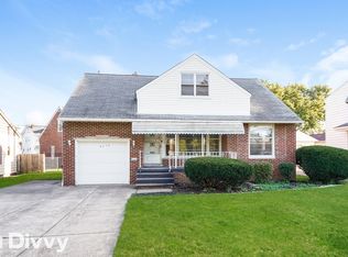 6319 Chestnut Hills Dr, Parma, OH 44129