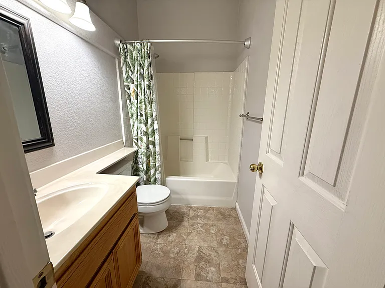 2329 Tuscany St — Photo 11