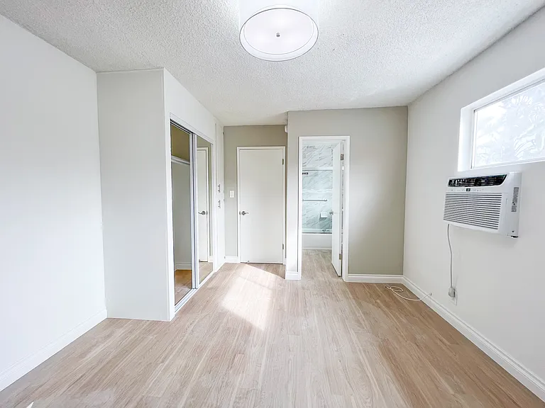 1817 Corinth Ave #5 — Photo 7