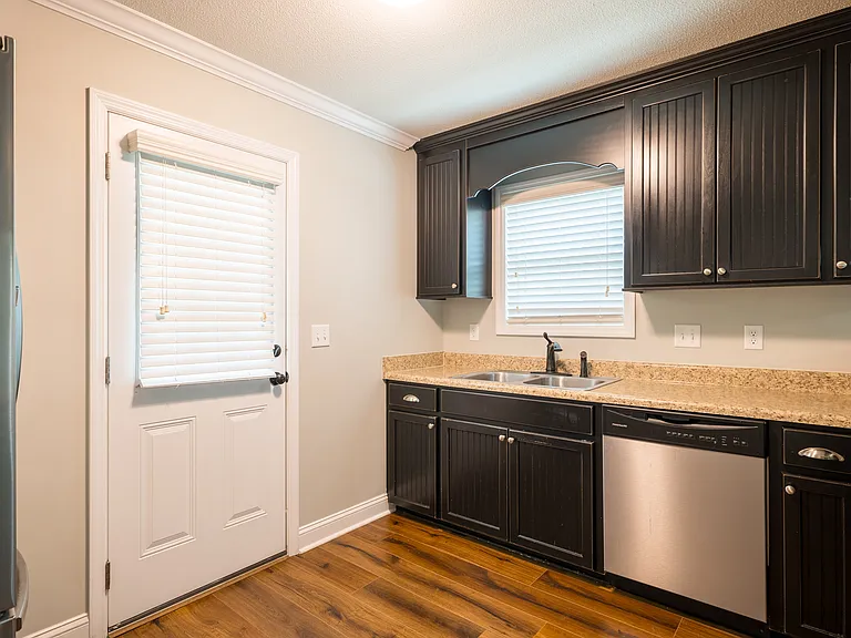 4122 Barrington Dr — Photo 2