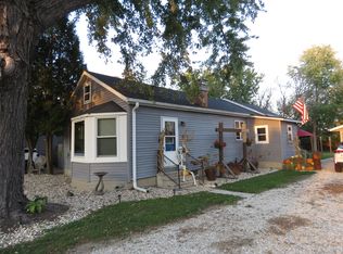 8043 E Wind Lake Rd, Wind Lake, WI 53185