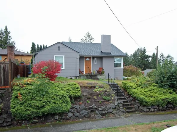 4309 SW Holden St, Seattle, WA 98136