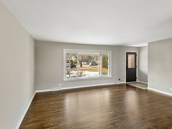 5th image of 1339 Heather Rd