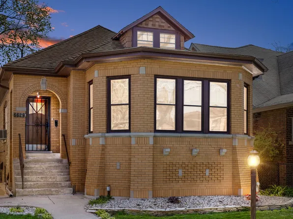 6629 N Trumbull Ave, Lincolnwood, IL 60712