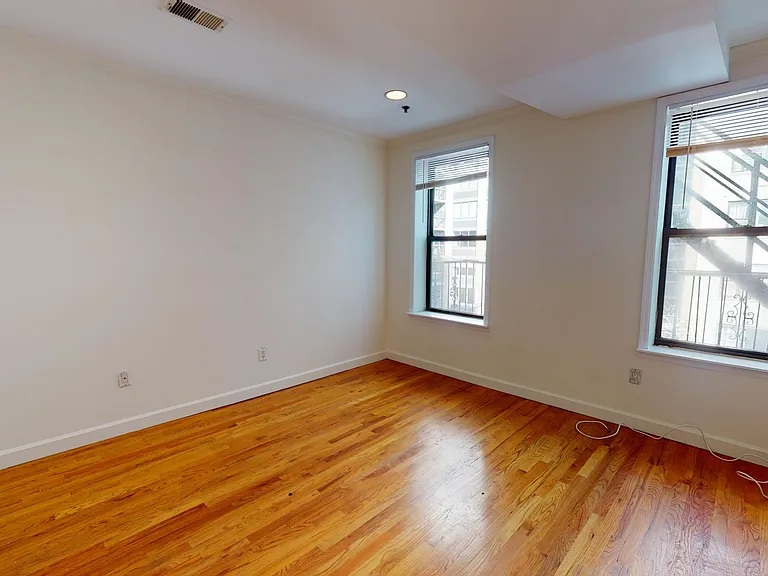 246 E 44th St #3 — Photo 15