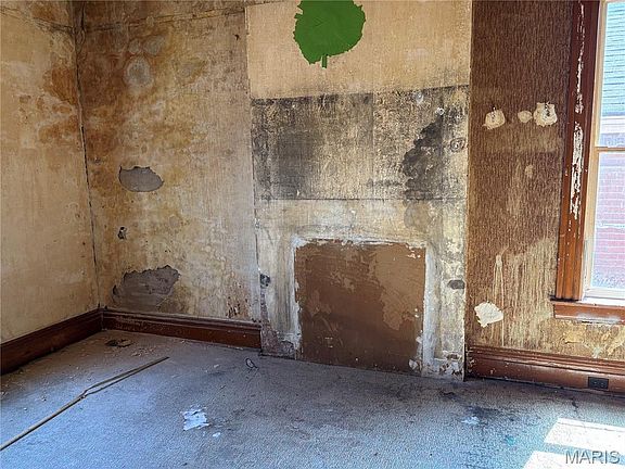 3rd image of 4354 S Compton Ave
