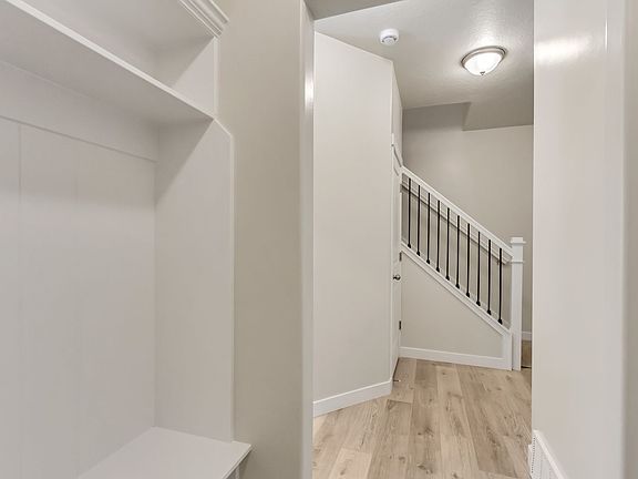 5th image of 4041 Harper Ln
