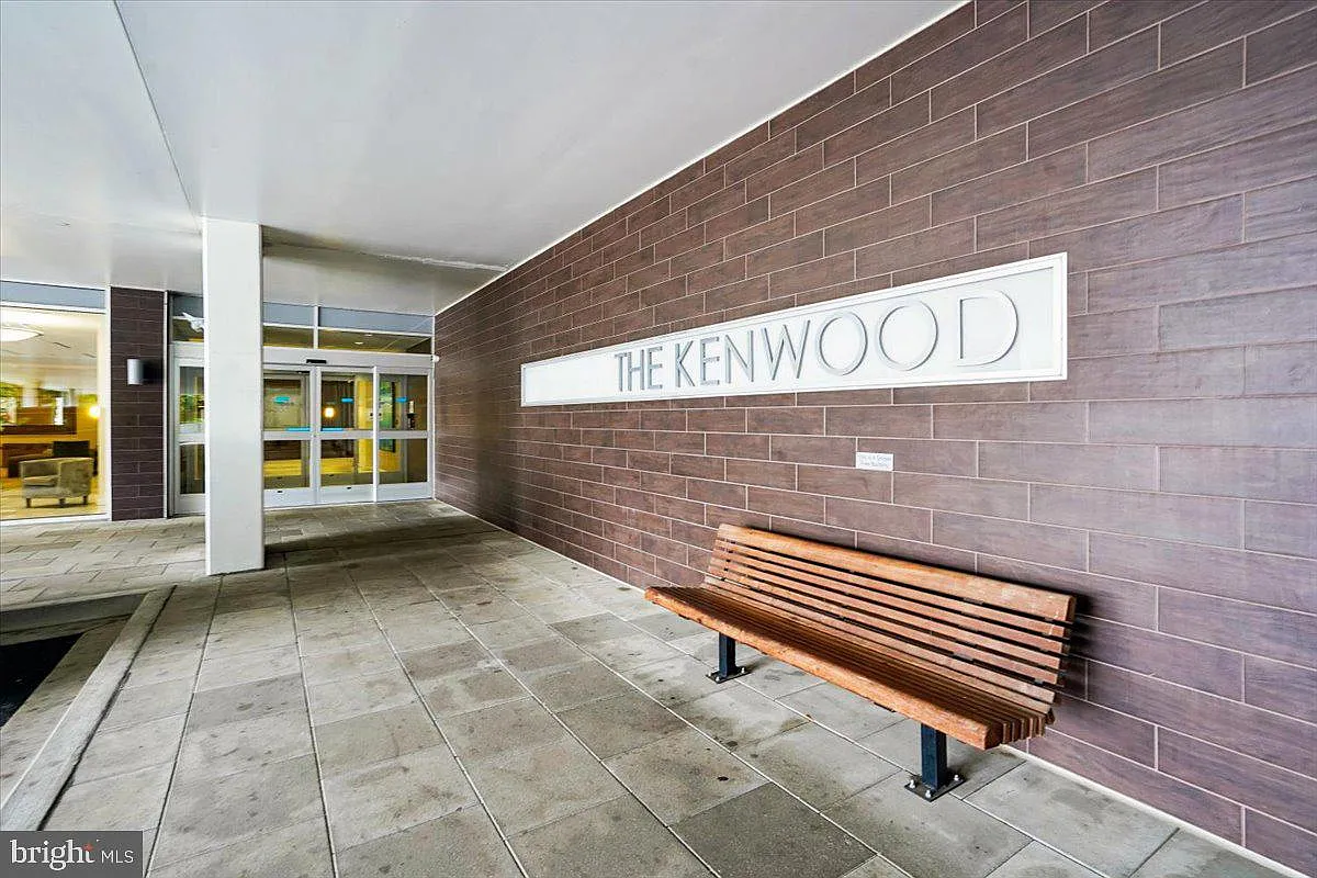 2 bed, 2.0 bath, 1467 sqft, $3,600 — Photo 3