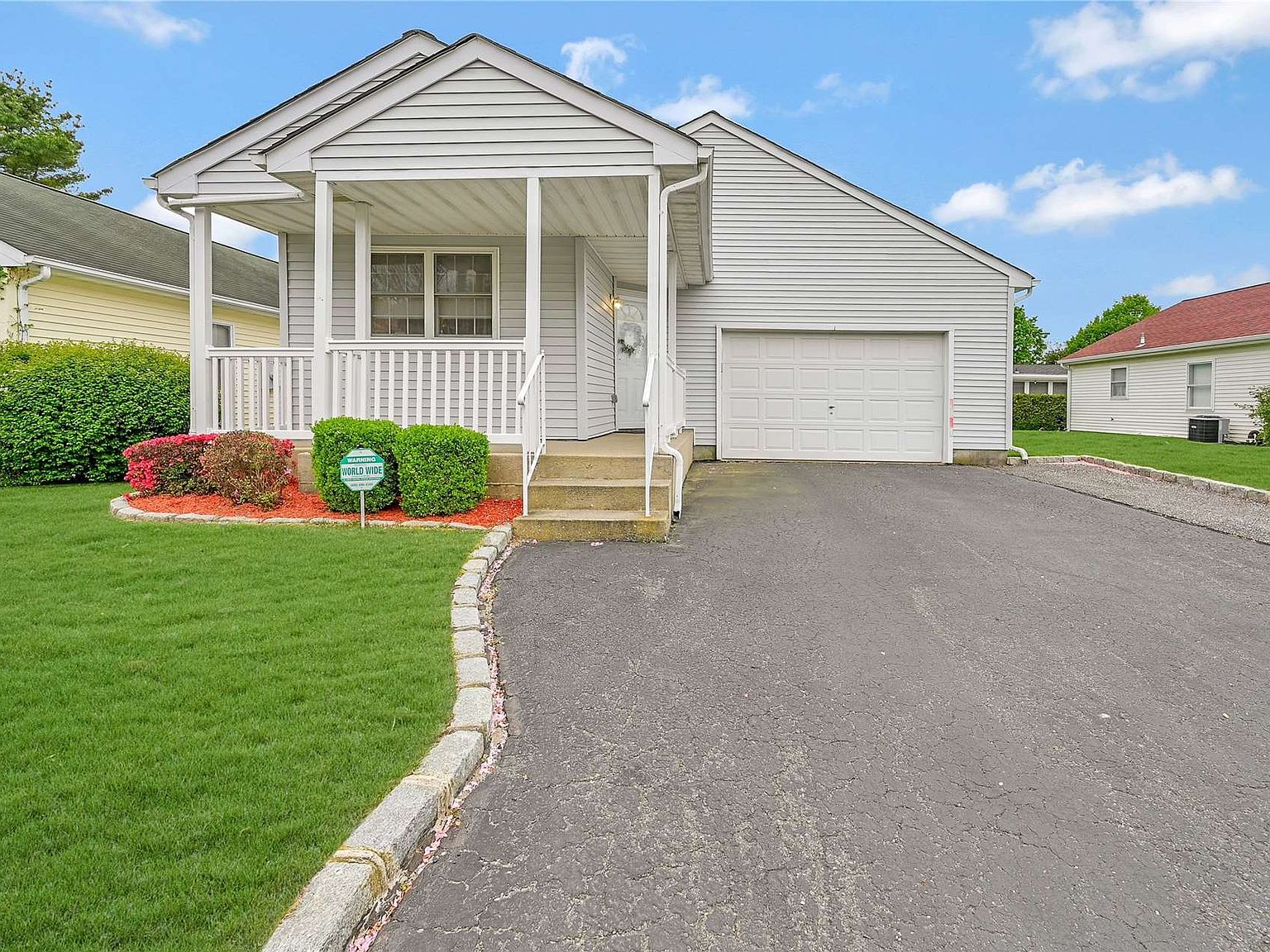 26 E Village Circle UNIT 26, Manorville, NY 11949 | Zillow