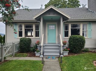 2110 12th St, Anacortes, WA 98221