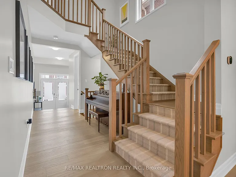 669 Newlove St — Photo 6