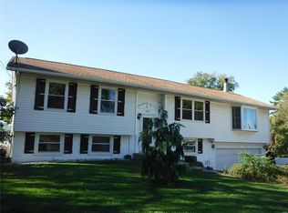 33812 Woodgate Ct, Brighton, IL 62012