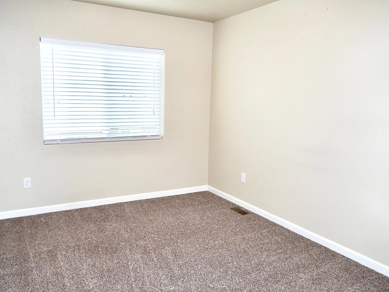 3 bed, 1610 sqft, $2,295 — Photo 4