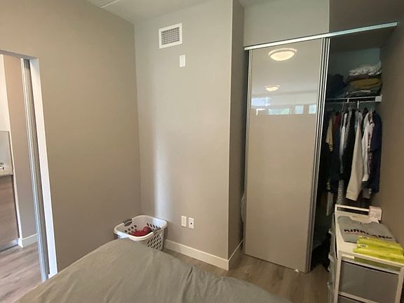 4th image of 257 Hemlock St #403