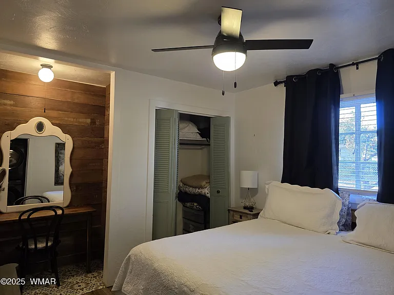 1468 W Walnut Ln — Photo 13