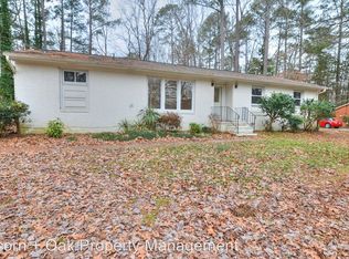 708 Tinkerbell Rd, Chapel Hill, NC 27517