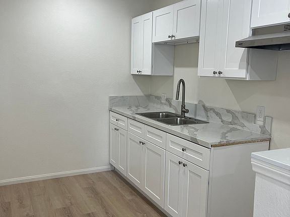 2nd image of 1813 Yosemite Dr APT 2