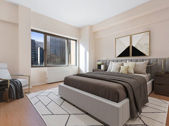 5th image of 58 W 58th St