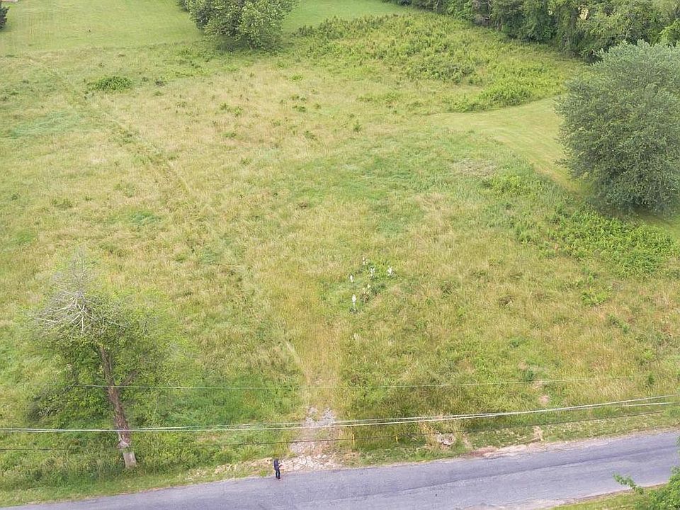 1st image of 401 Bryants Nursery Rd