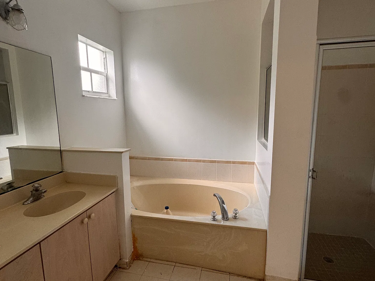 3 bed, 2000 sqft, $3,100 — Photo 2